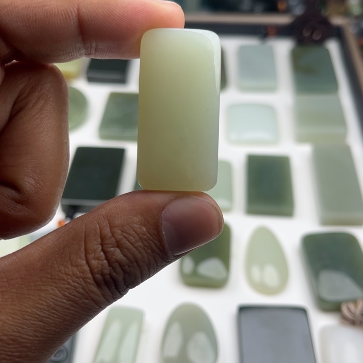 和田玉（糖玉）未镶嵌颈饰