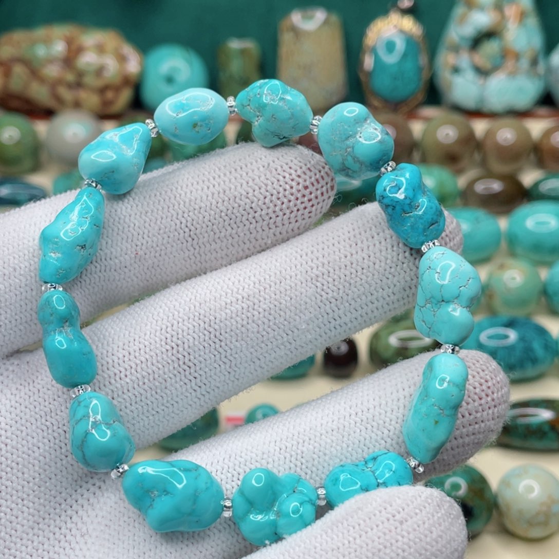 未镶嵌绿松石颈饰