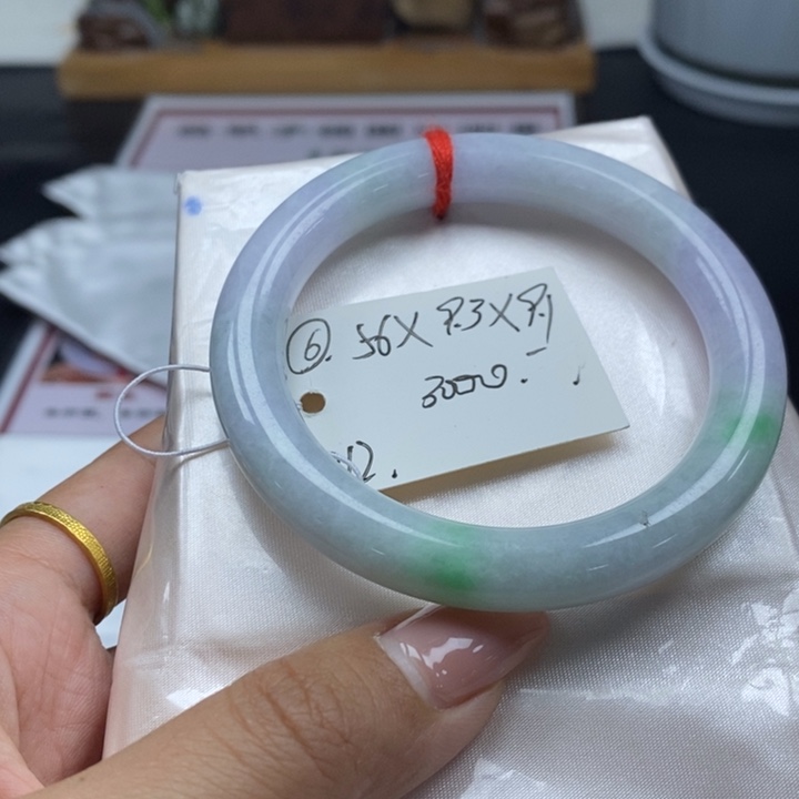 未镶嵌手镯（圆镯）翡翠