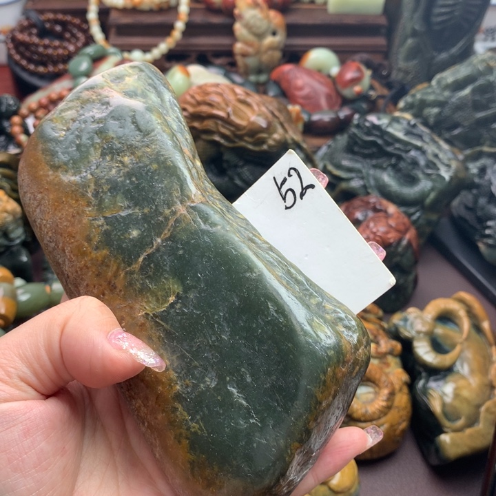 岫岩河磨玉（透闪石质玉）把件未镶嵌