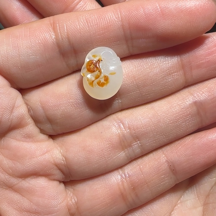 和田玉颈饰未镶嵌明*川