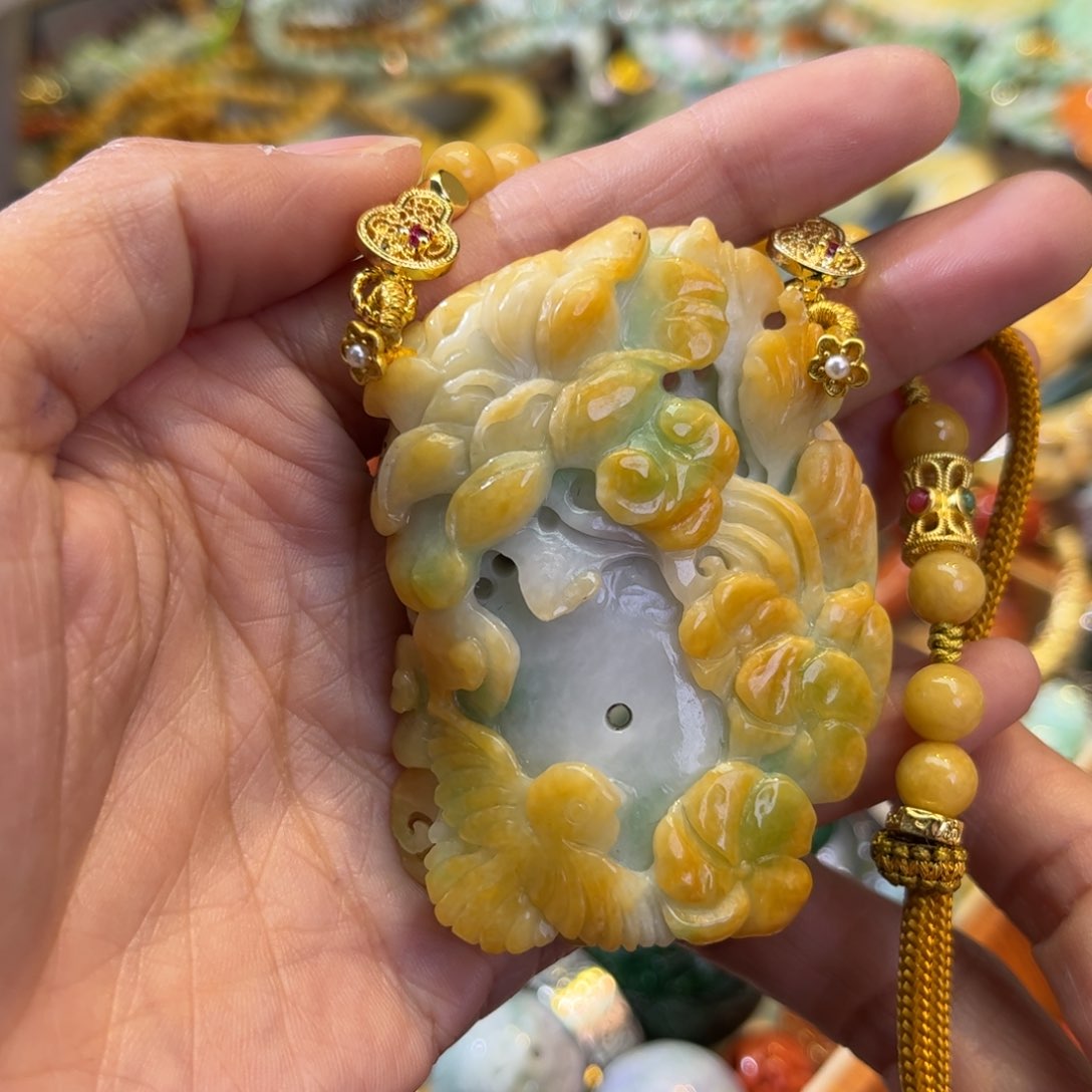 翡翠颈饰未镶嵌待编款