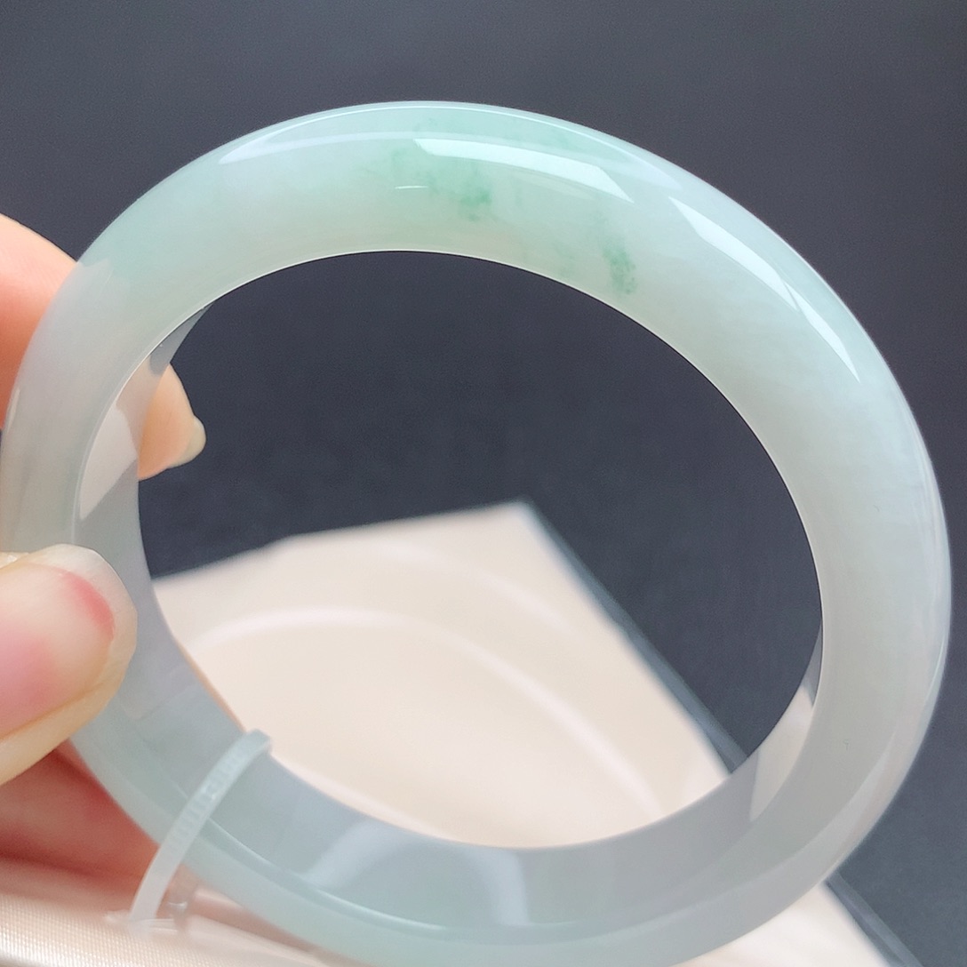 翡翠手镯未镶嵌05n n n n n n n n