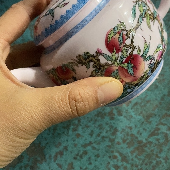 摆件陶红稀土寿桃蓝边茶壶