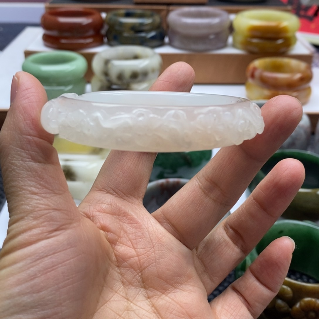 石英质玉手镯未镶嵌阿*