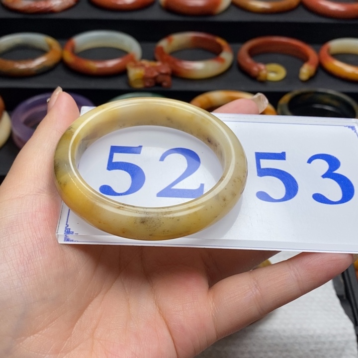 石英质玉（黄龙玉）手镯未镶嵌超**哒