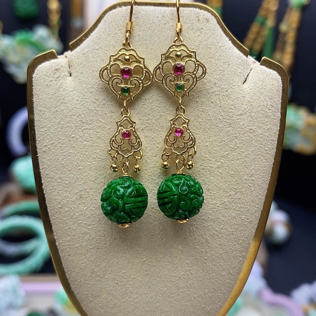 翡翠耳饰未镶嵌天然