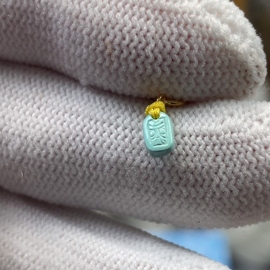 绿松石未镶嵌挂件