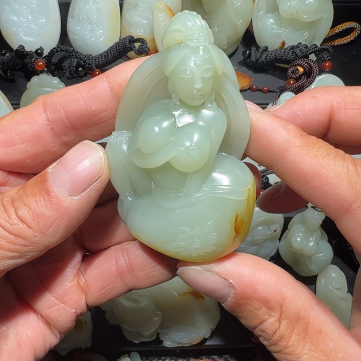 和田玉颈饰未镶嵌李**然