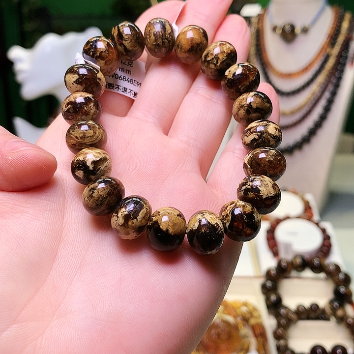 琥珀未镶嵌裸石抚顺琥珀