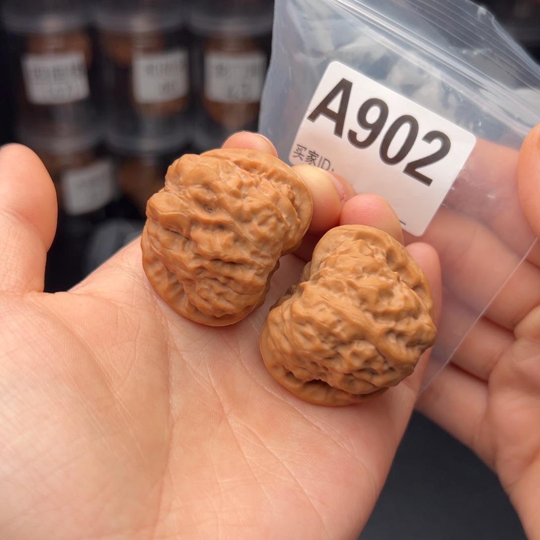 文玩核桃吊坠蛤蟆头40