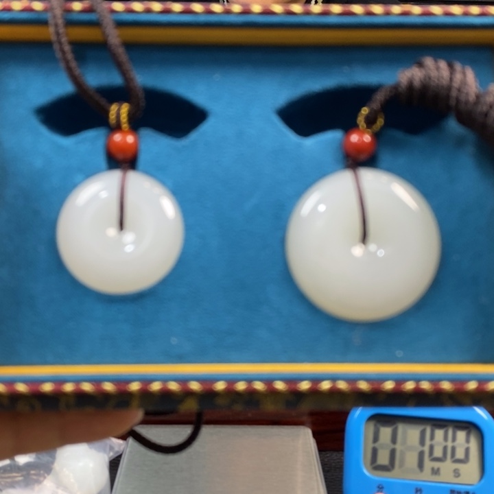 凤***张和田玉未镶嵌颈饰