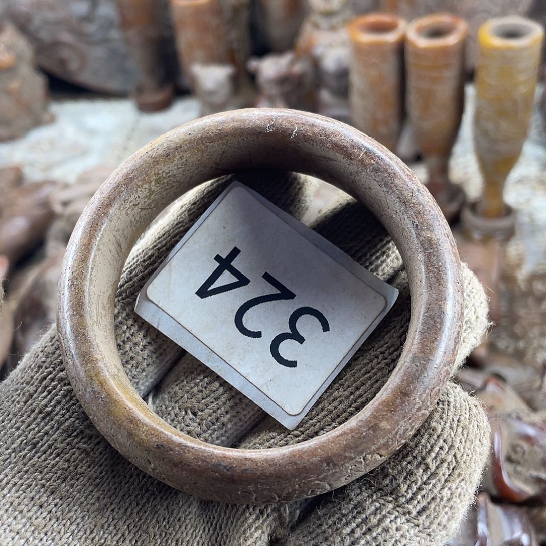 和田玉（糖玉）未镶嵌挂件