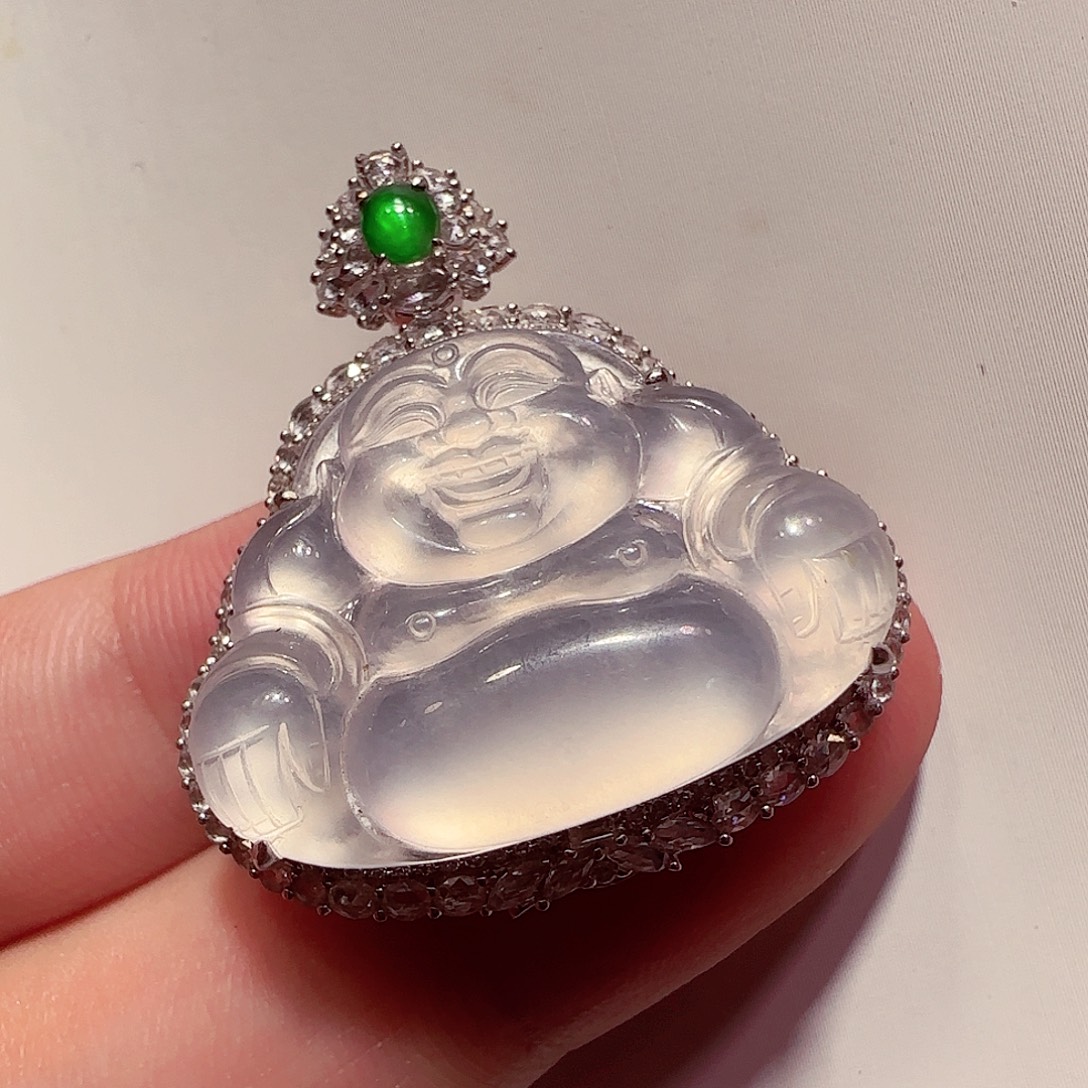 翡翠18K金镶嵌颈饰吊坠