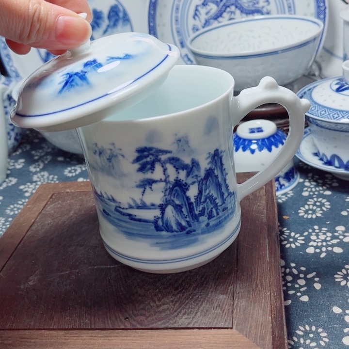 青花玲珑手绘山水办公杯