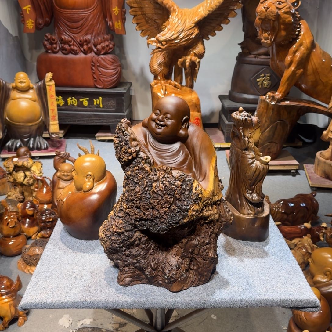 香樟木龙*哟胡杨木弥勒摆件
