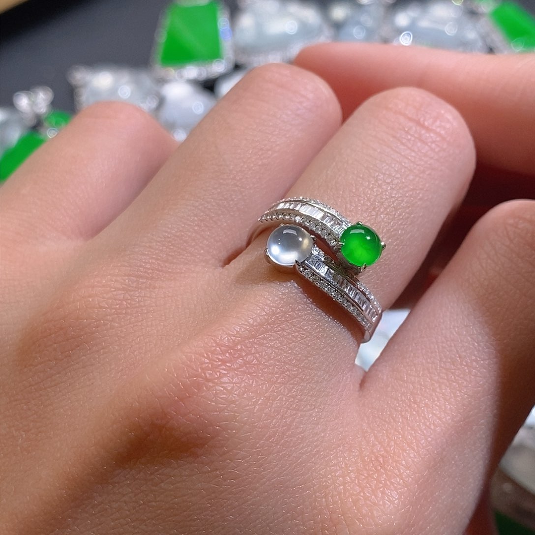 翡翠戒指18K金镶嵌天然缅甸A货翡翠