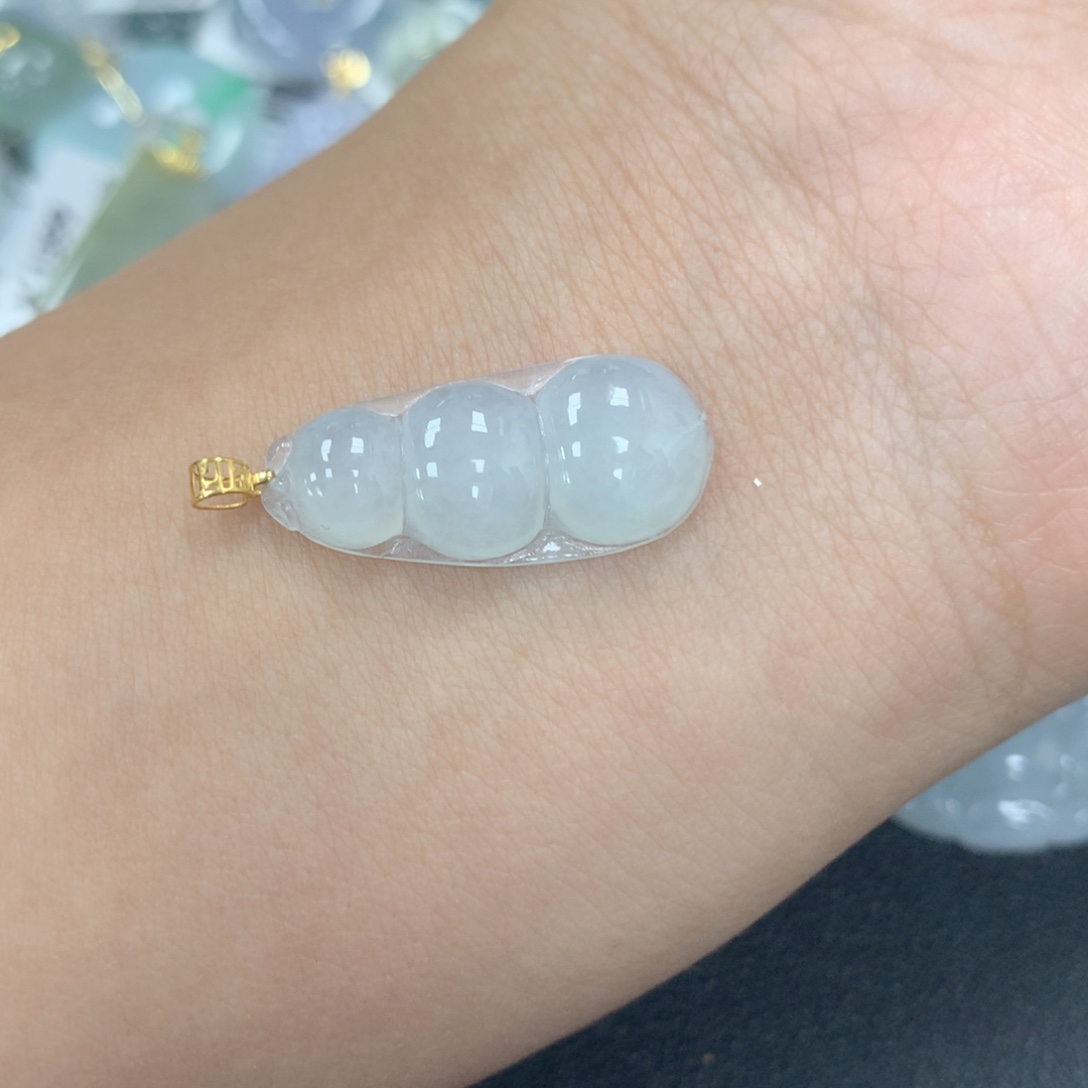 翡翠18K金镶嵌颈饰翡翠