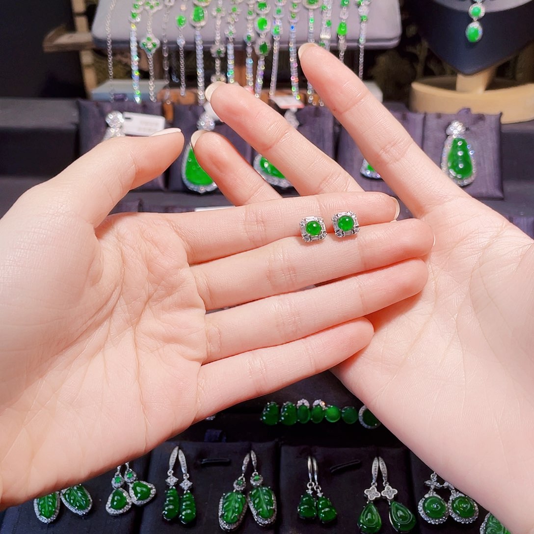 奥***1翡翠银S925镶嵌耳饰蛋面