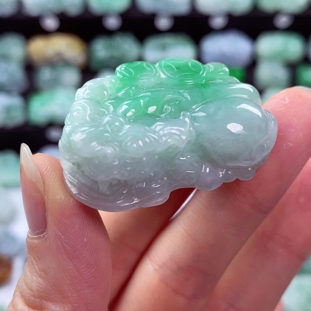 翡翠颈饰未镶嵌天然