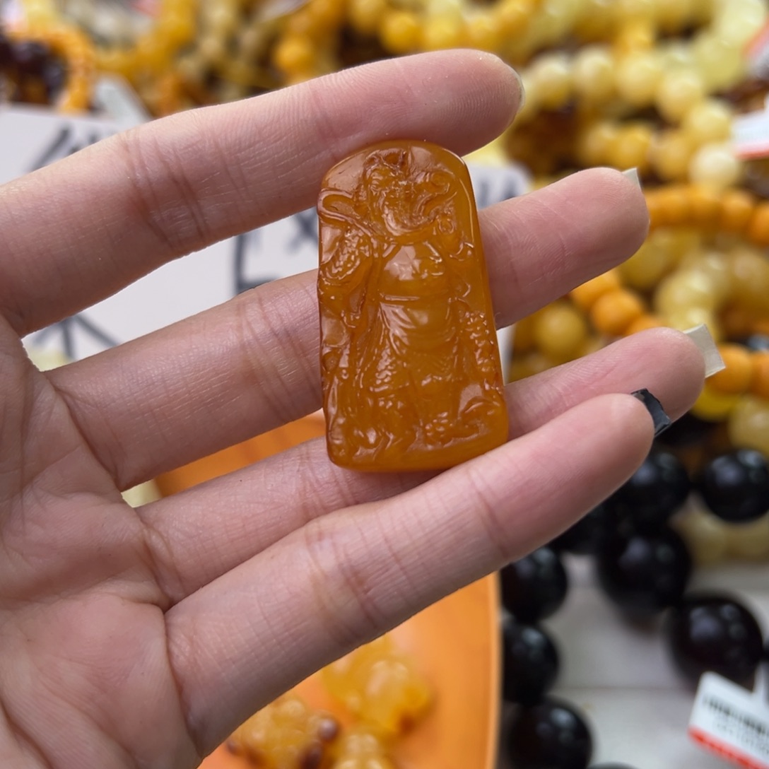 琥珀珠宝奇石未镶嵌