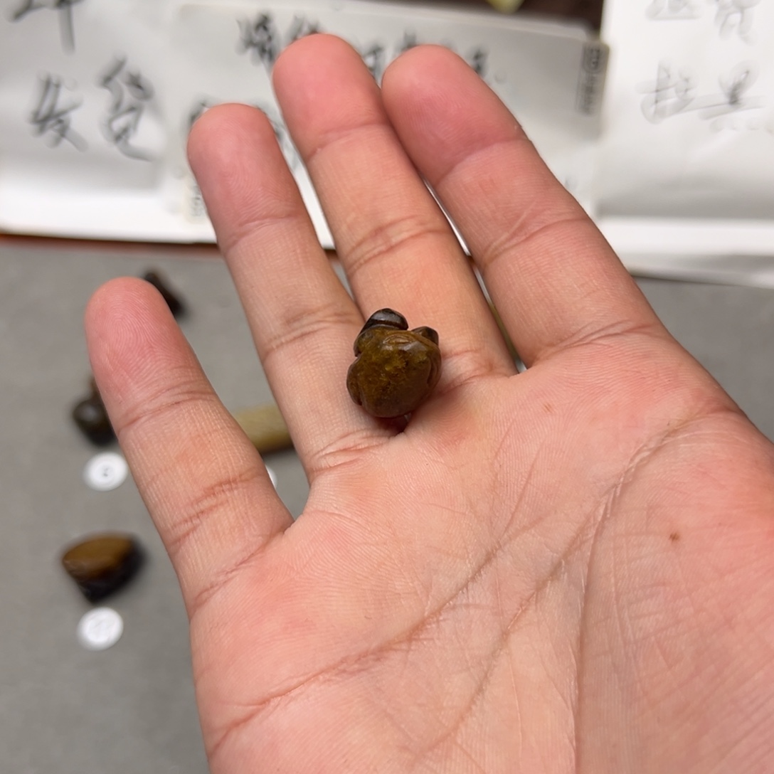 B***n岫岩河磨玉（透闪石质玉）未镶嵌颈饰