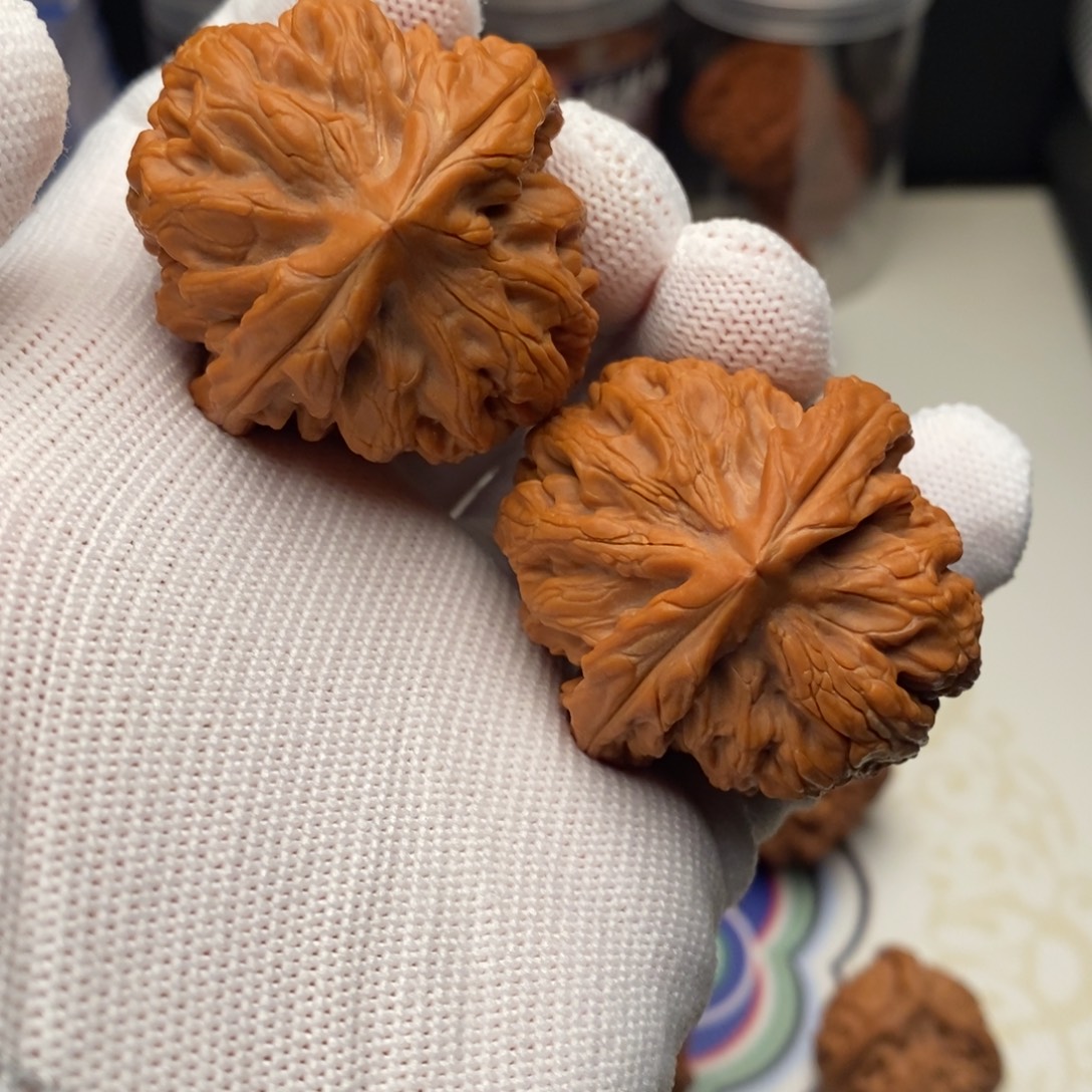 文玩核桃把件43全品红锦鲤