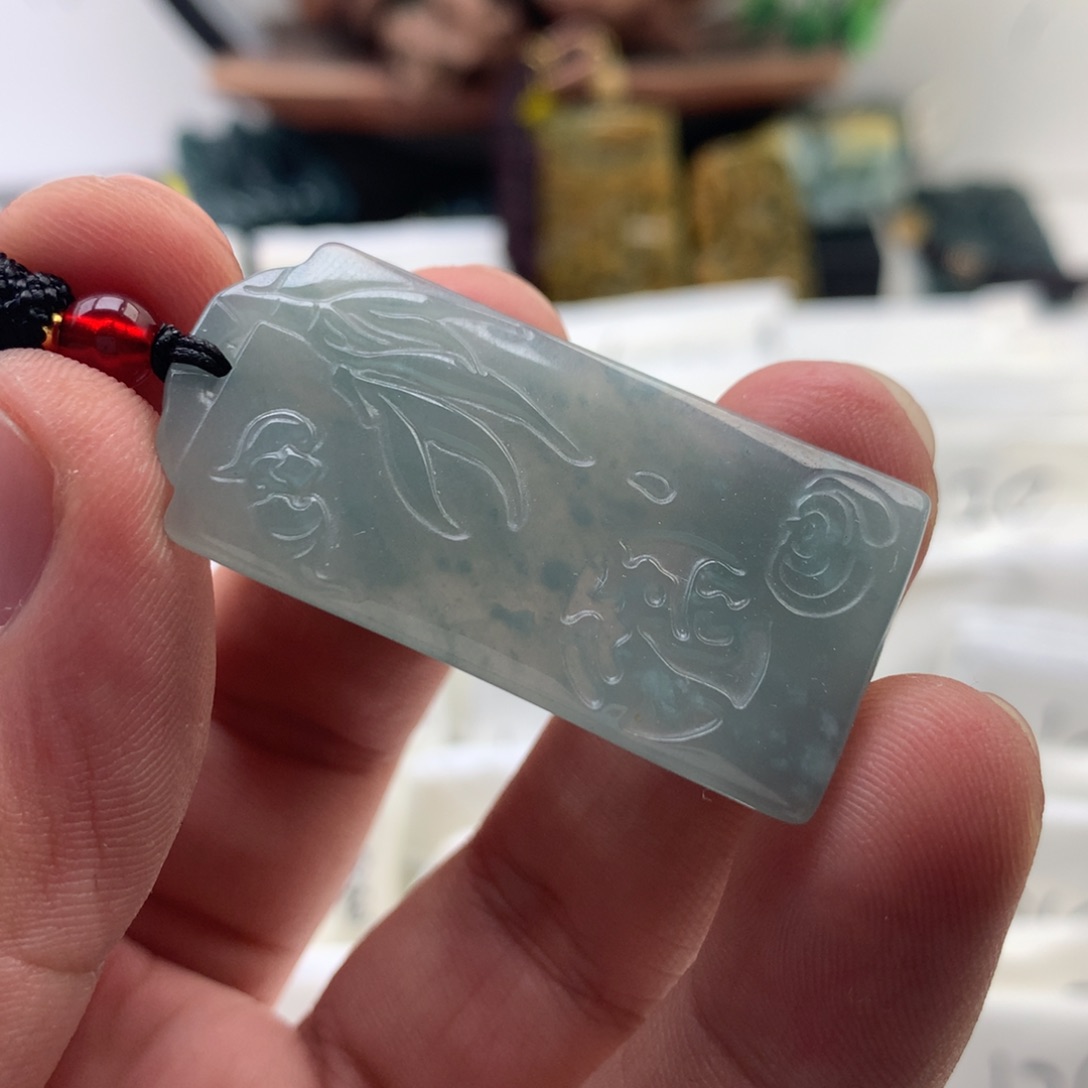 颈饰未镶嵌翡翠福牌