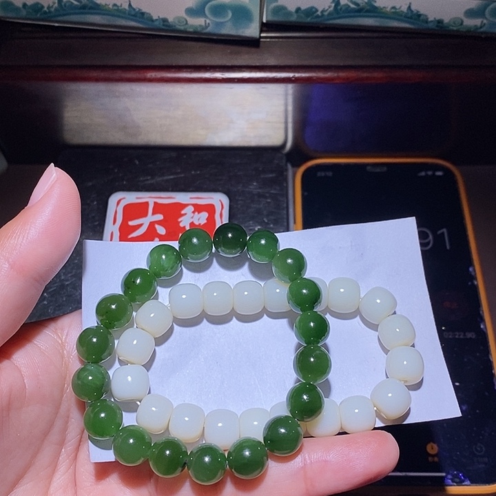 *****和田玉未镶嵌颈饰