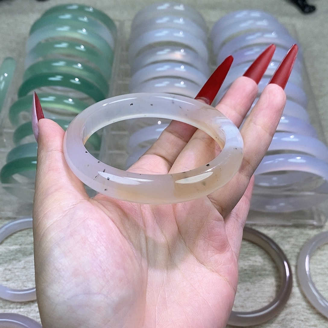 玛瑙/玉髓未镶嵌手镯60.6草花