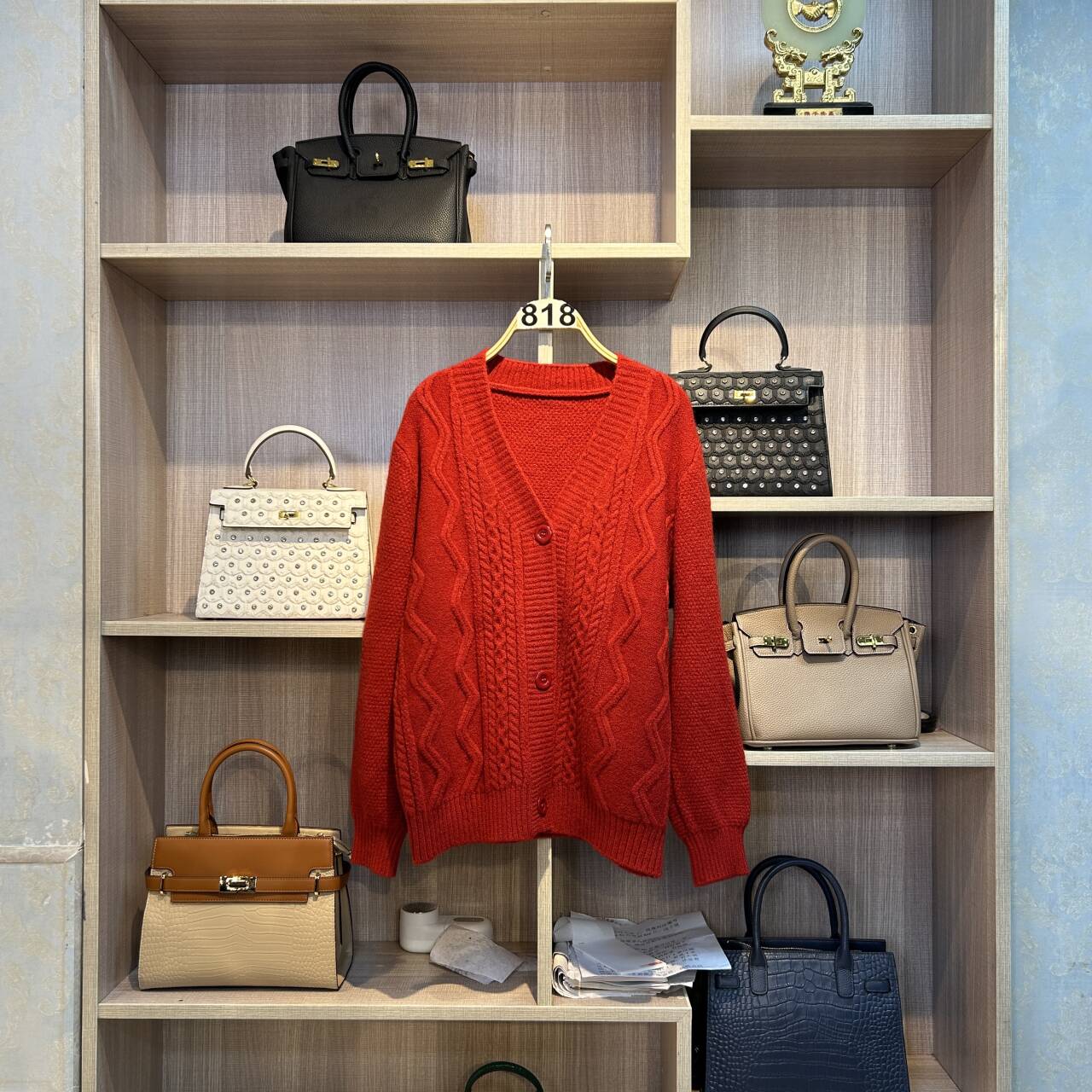 818【大牌女装】红色冬季定制条纹休闲百搭宽松开衫