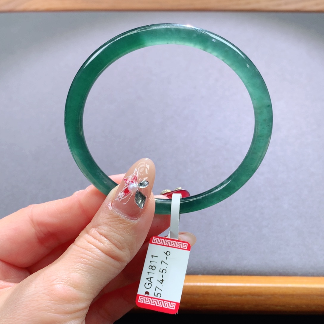 翡翠手镯未镶嵌天然翡翠手镯叮当镯