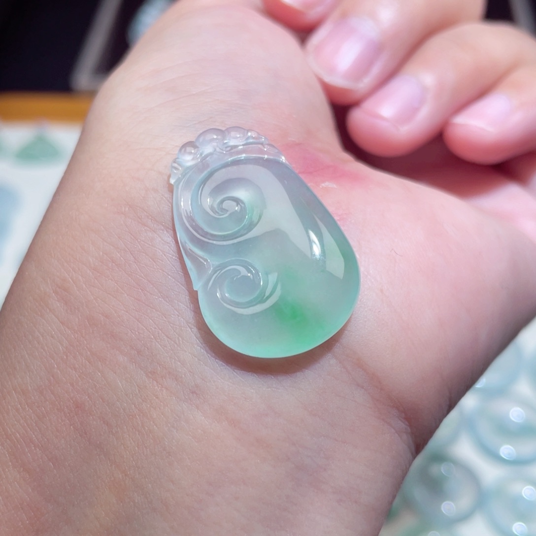 颈饰未镶嵌翡翠如意