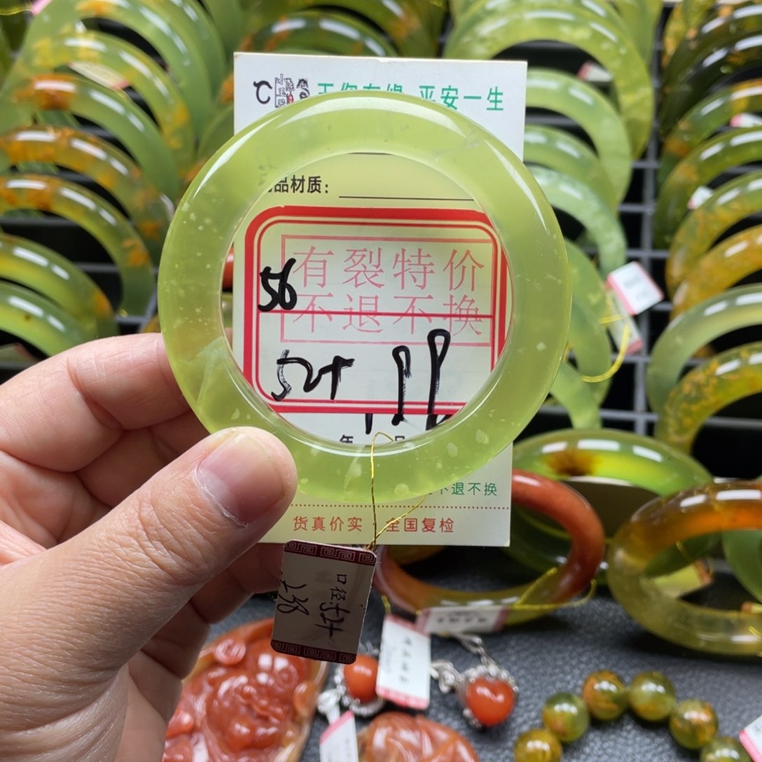 未镶嵌蛇纹石玉手镯有裂手镯特价不退不换