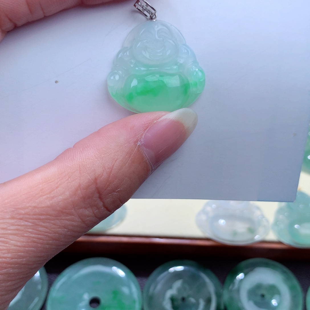 翡翠吊坠(不含链)18K金镶嵌