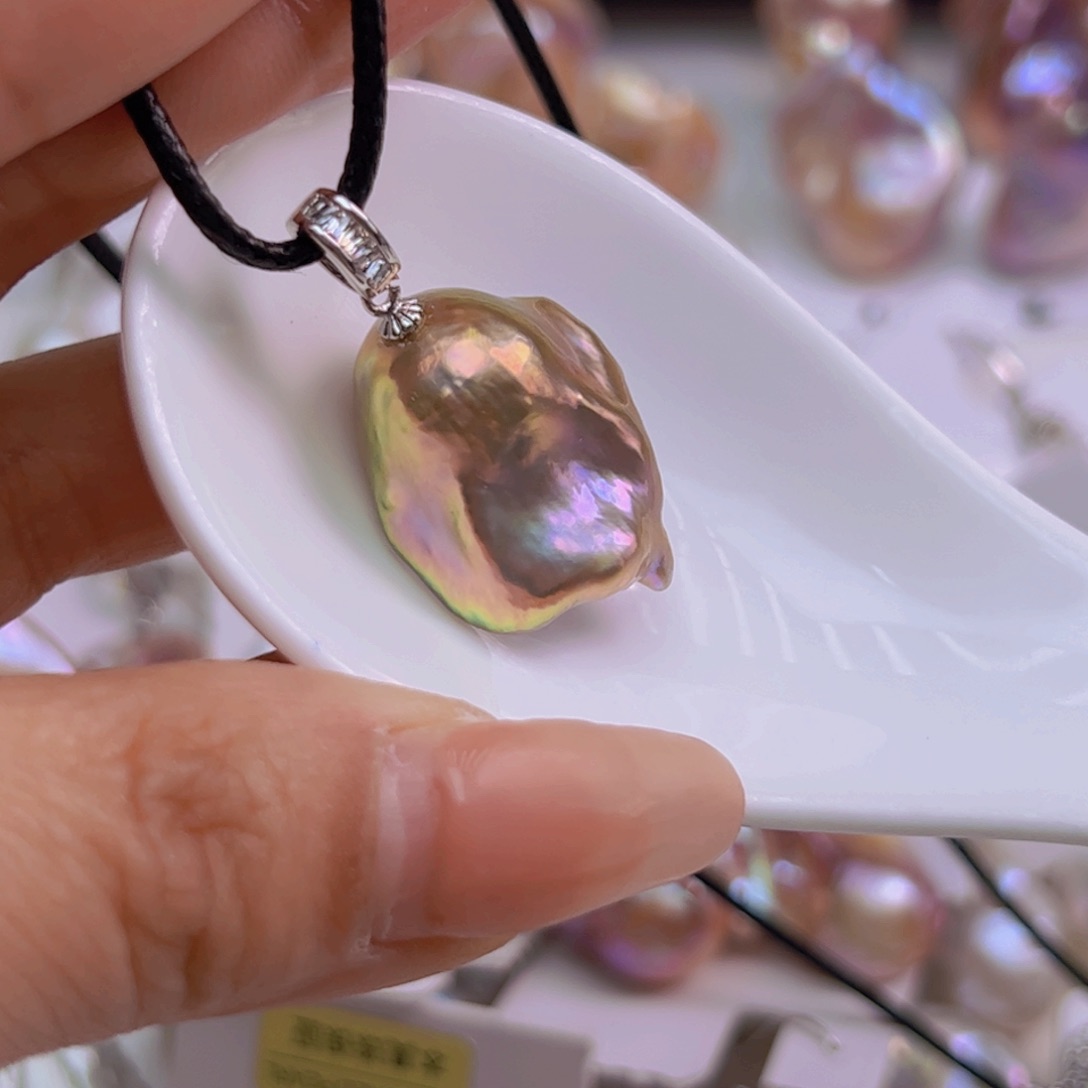 淡水珍珠吊坠(赠链)未镶嵌