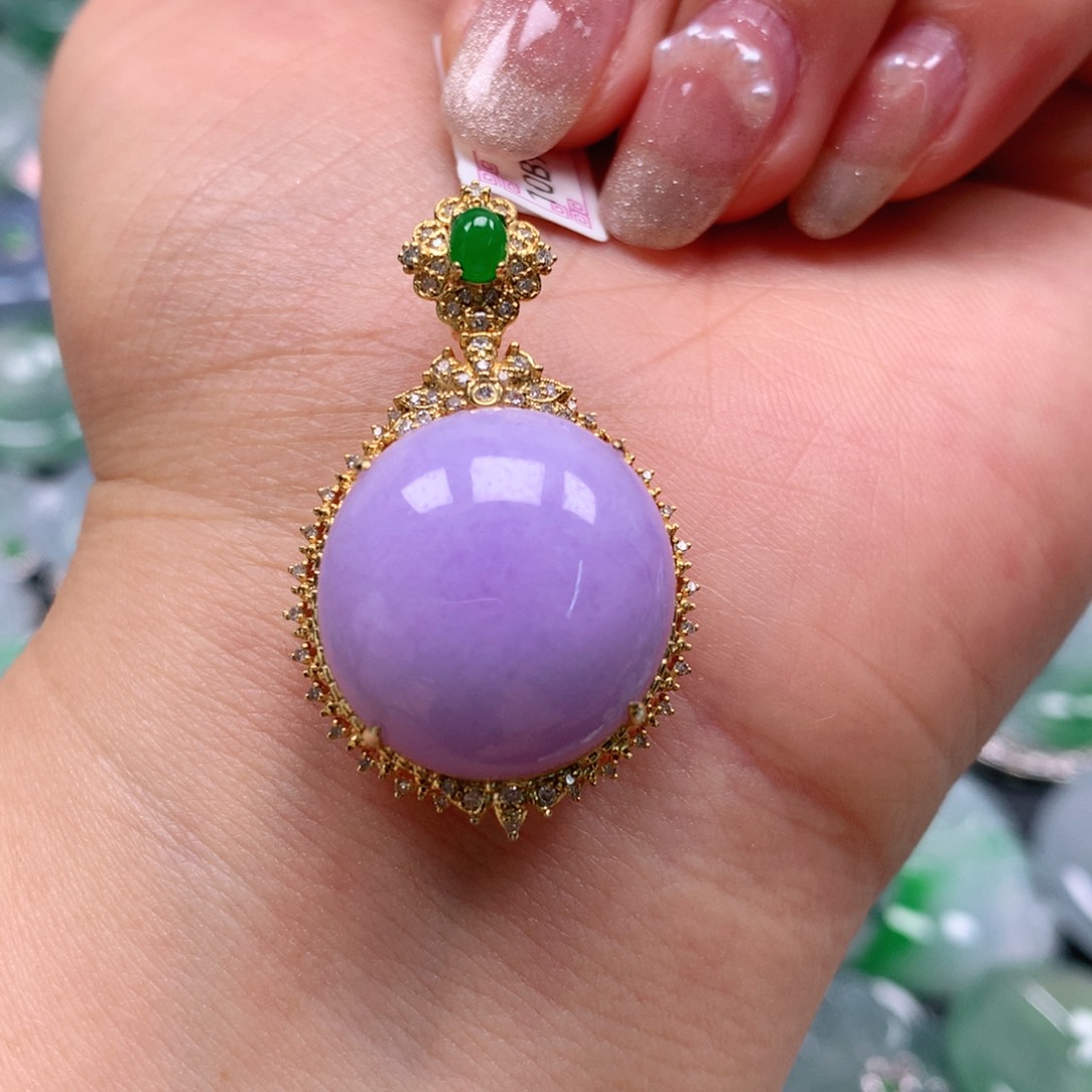 翡翠颈饰18K金镶嵌天然翡翠