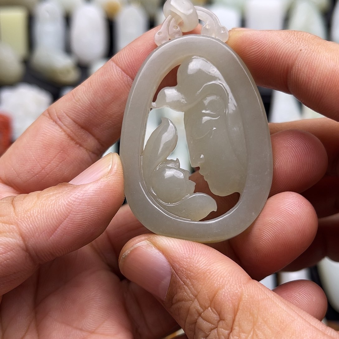 和田玉颈饰未镶嵌