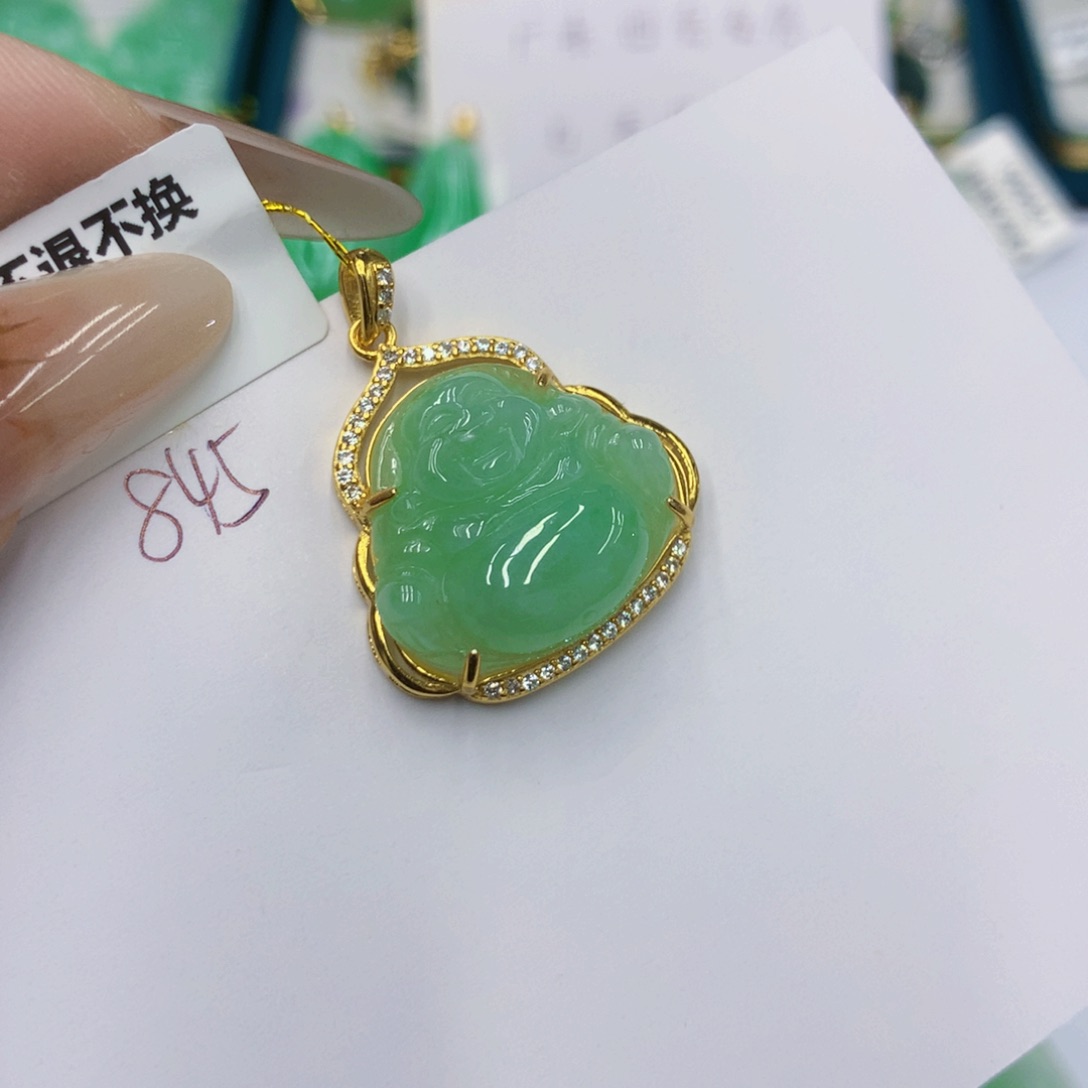 颈饰未镶嵌翡翠涅****）佛