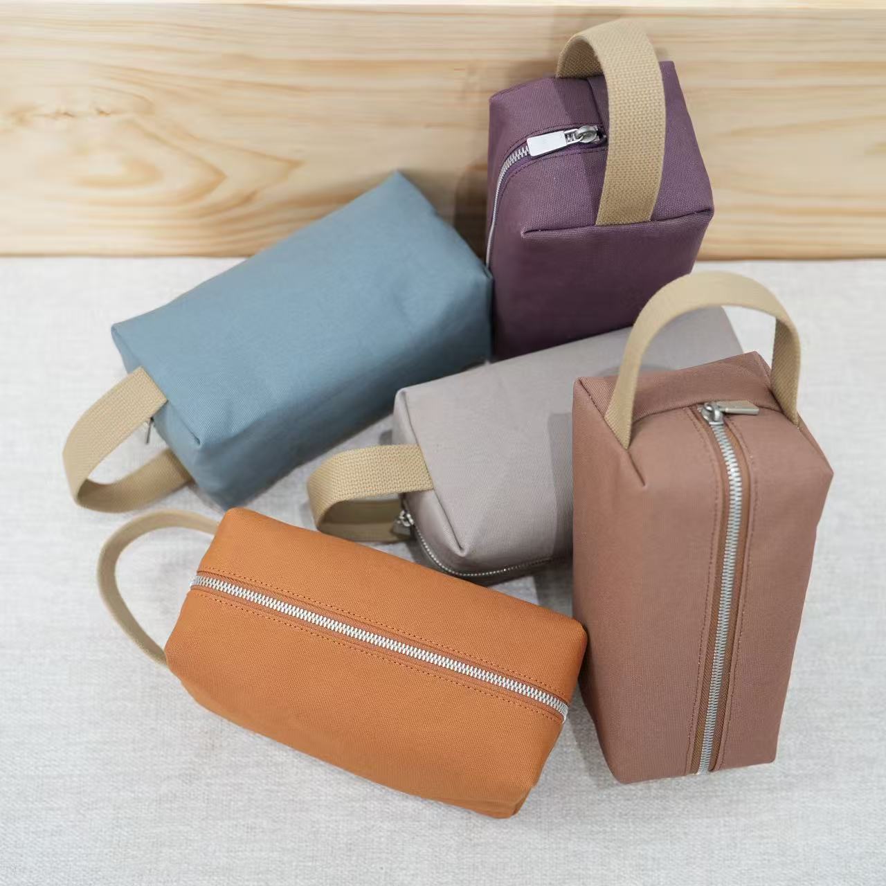 设计师款化妆包，原厂面料， 洗漱包，多功能，便携，高品质