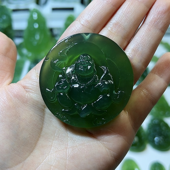 蛇纹石玉颈饰未镶嵌T****星