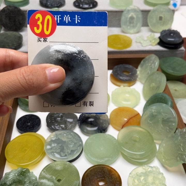 未镶嵌蛇纹石玉颈饰可***杞