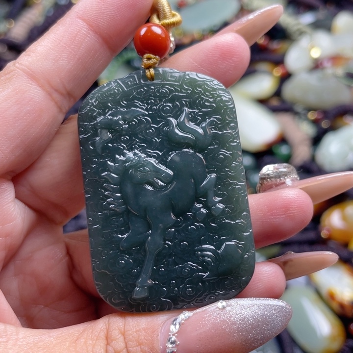 和田玉颈饰未镶嵌双面