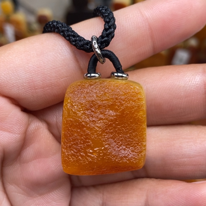 【闪购商品】未镶嵌颈饰琥珀
