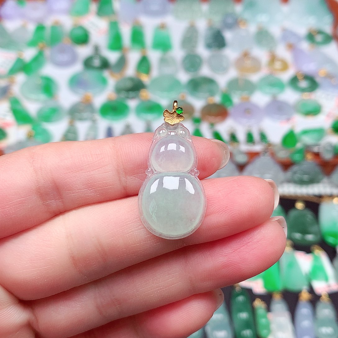 翡翠颈饰18K金镶嵌天然翡翠A货