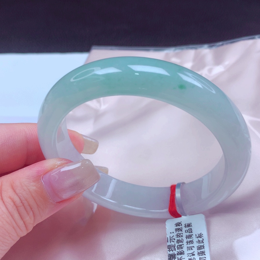 翡翠手镯未镶嵌手镯88