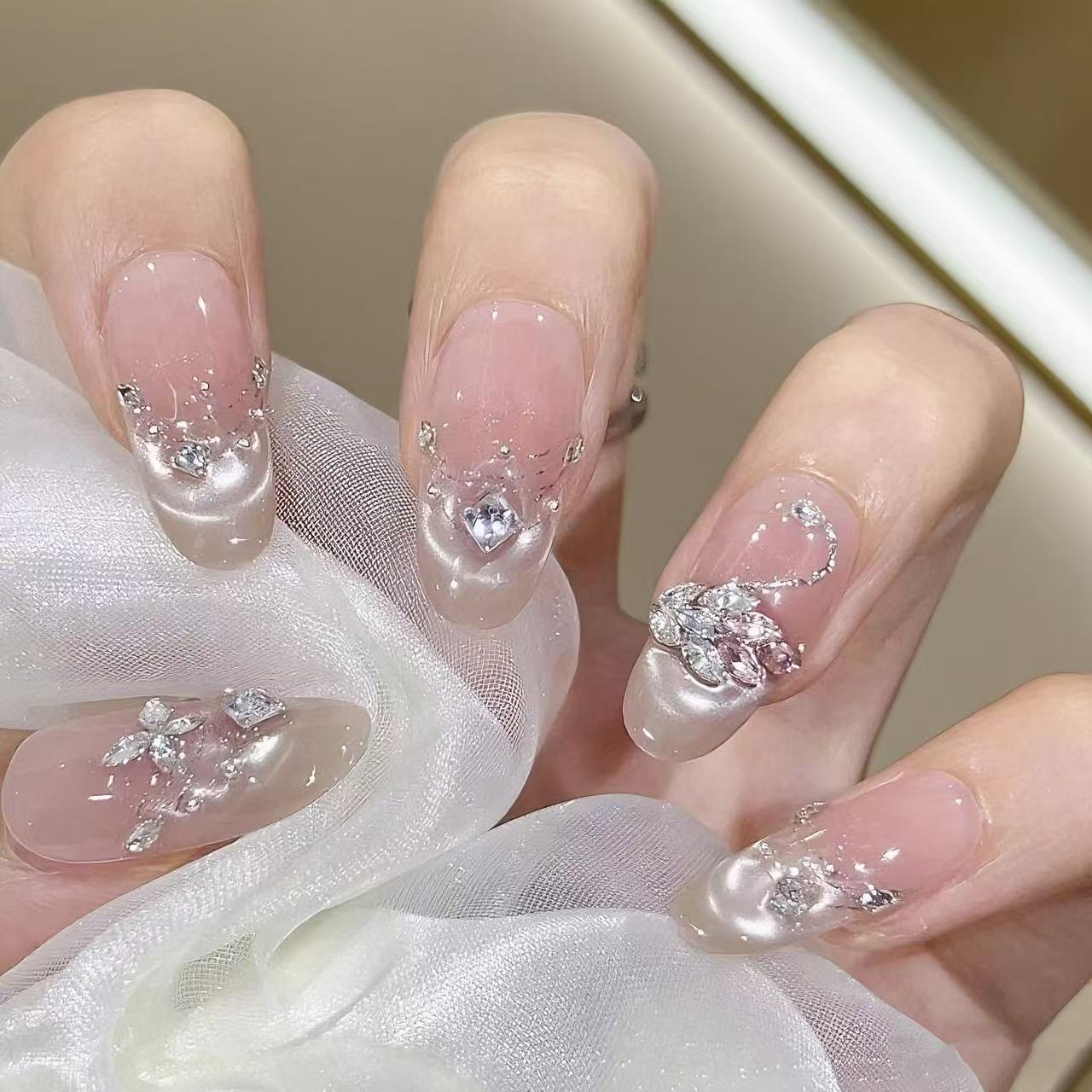 【天鹅湖】手工穿戴甲显白纯欲猫眼渐变腮红光疗美甲四季流行