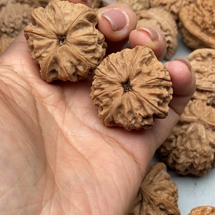 文玩核桃把件?***学三棱