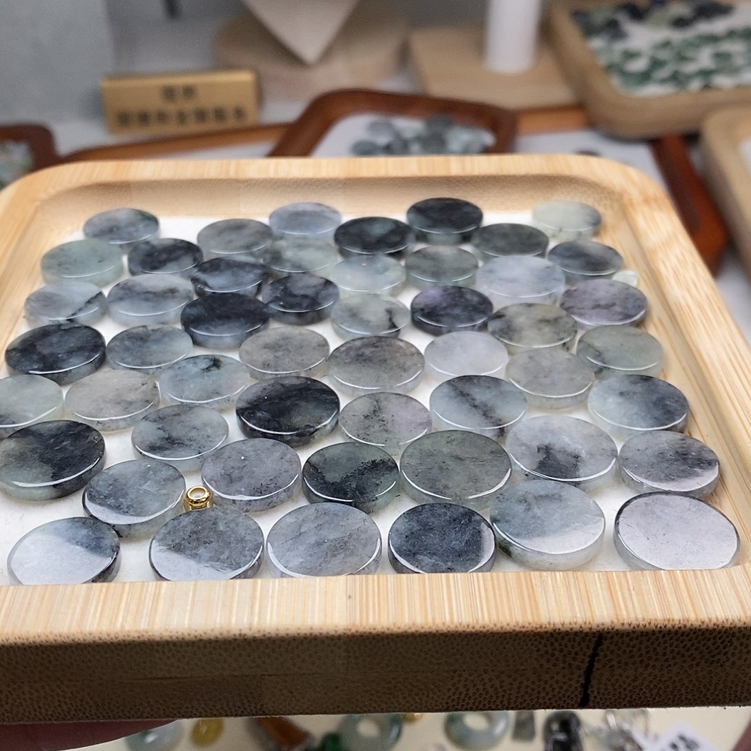 翡翠戒指未镶嵌无事牌1个 2个起拍