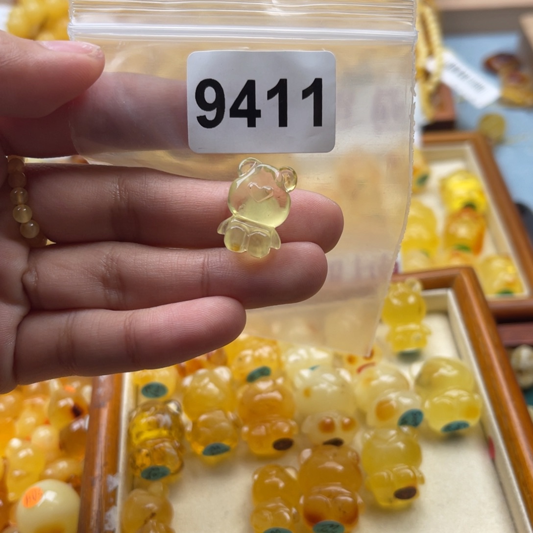 琥珀裸石未镶嵌蜜蜡